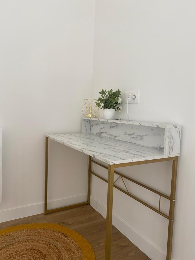 Elegance & Confort Au Coeur De Cholet ! Extérieur photo