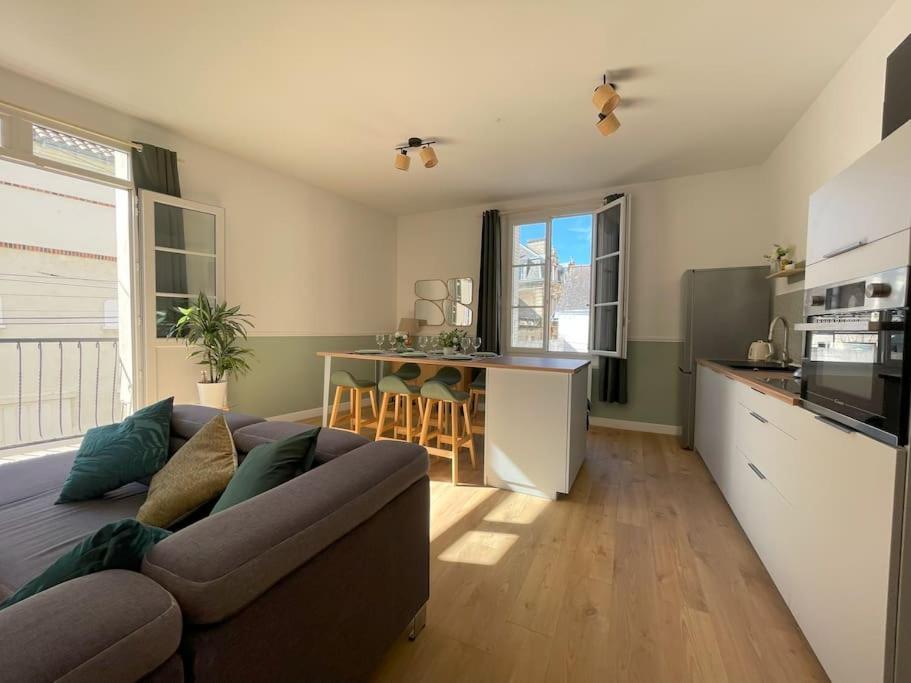 Elegance & Confort Au Coeur De Cholet ! Extérieur photo